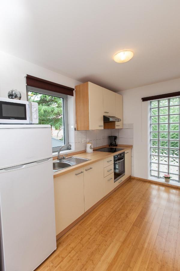 Apartments Vista 诺维·维诺多尔斯基 外观 照片