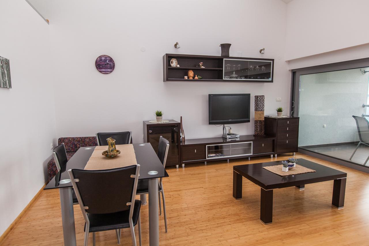 Apartments Vista 诺维·维诺多尔斯基 外观 照片
